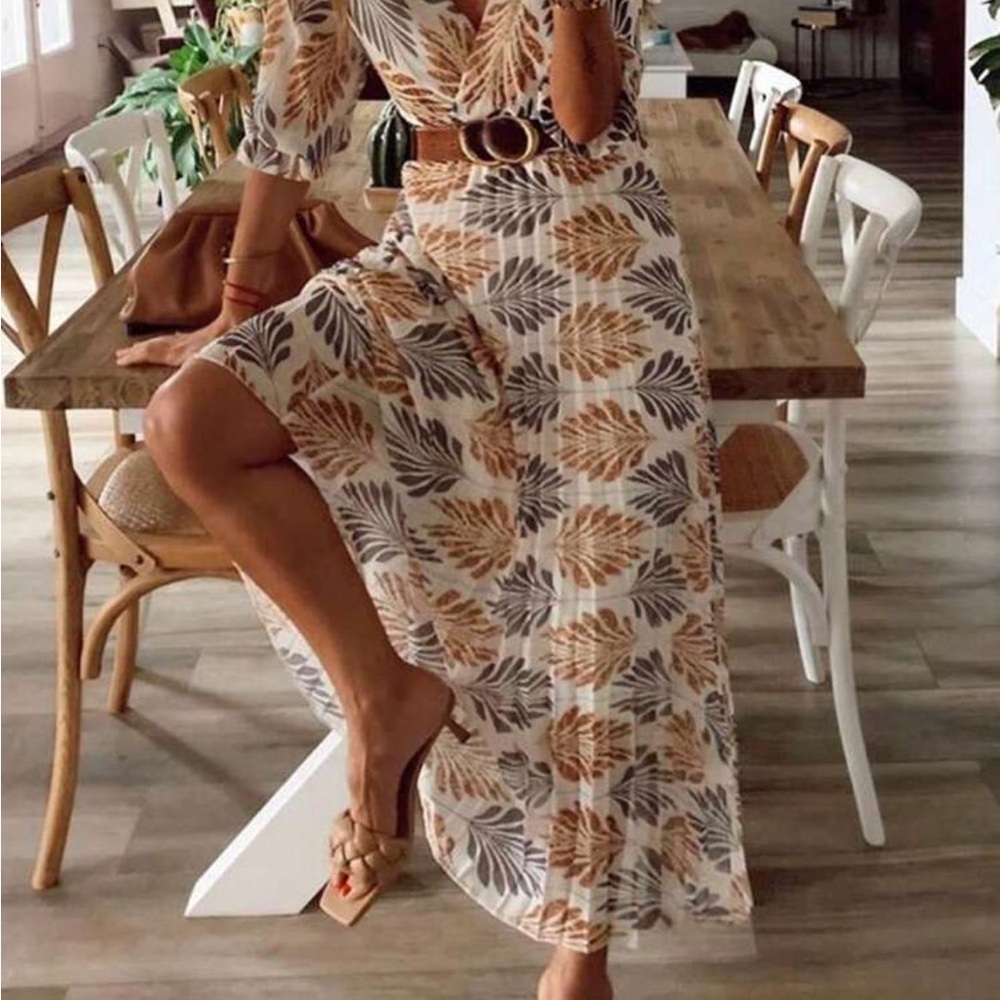 Elegant Leaf Pattern Maxi Dress